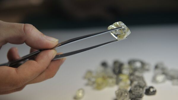 Trung tâm phân loại kim cương của công ty Alrosa - Sputnik Việt Nam