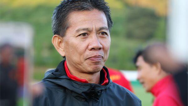 HLV Hoàng Anh Tuấn vẫn có chút tiếc nuối khi U20 Việt Nam không tận dụng được cơ hội ở World Cup. - Sputnik Việt Nam