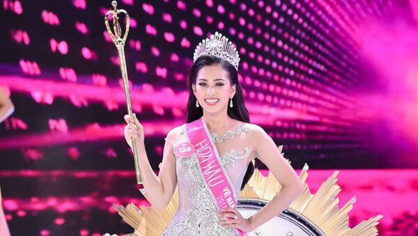 Trần Tiểu Vy trở thành Hoa hậu Việt Nam năm 2018 - Sputnik Việt Nam