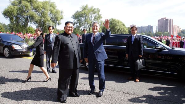 Moon Jae-in và Kim Jong-un - Sputnik Việt Nam