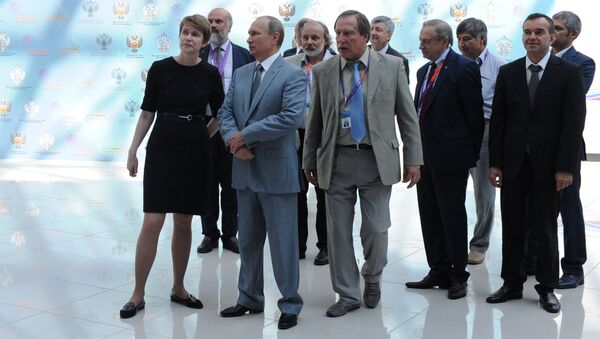 Vladimir Putin tại Trung tâm Sirius - Sputnik Việt Nam
