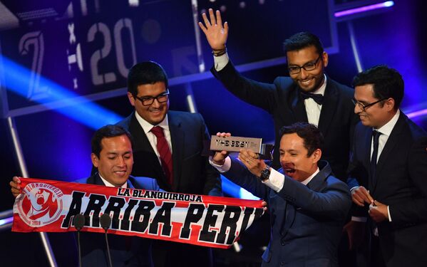 Người hâm mộ xuất sắc nhất” là cổ động viên của đội tuyển quốc gia Peru tại lễ trao giải thưởng The Best FIFA Football Awards 2018 - Sputnik Việt Nam