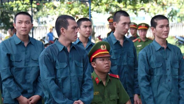 Các bị cáo thành khẩn khai báo và thừa nhận hành vi phạm tội tại phiên xét xử. - Sputnik Việt Nam