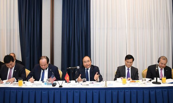 Thủ tướng và một số Bộ trưởng đã trực tiếp giải đáp, làm rõ các vấn đề mà nhà đầu tư quan tâm. Thủ tướng và một số Bộ trưởng đã trực tiếp giải đáp, làm rõ các vấn đề mà nhà đầu tư quan tâm. - Sputnik Việt Nam