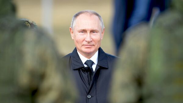 Tổng thống Nga Vladimir Putin thị sát kết thúc giai đoạn chính cuộc diễn tập quân sự Vostok-2018 - Sputnik Việt Nam