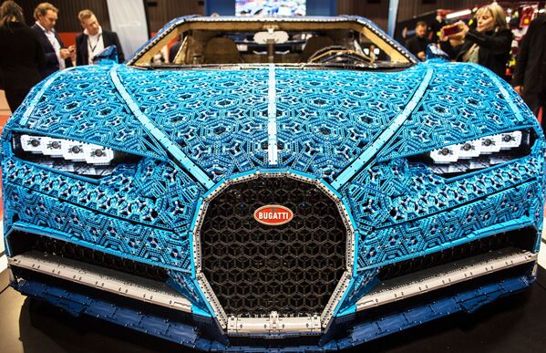 Ra mắt bản sao chính xác của mẫu xe Bugatti Chiron, do LEGO thực hiện tại khai trương Triển lãm xe hơi quốc tế Paris Motor Show - Sputnik Việt Nam