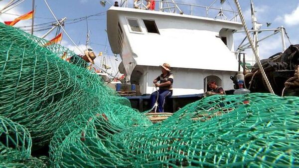 Các ngư dân trên tàu đánh cá Trung Quốc  - Sputnik Việt Nam