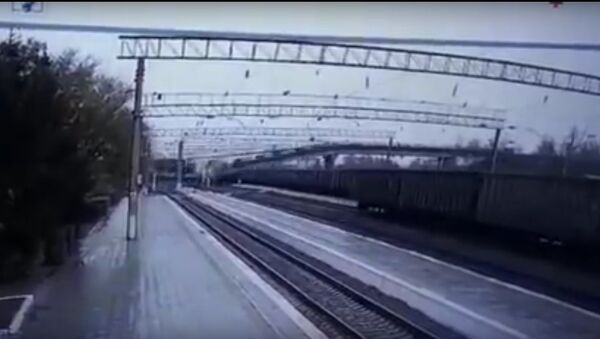 Video ghi lại cảnh vụ sập cầu trên tuyến đường sắt xuyên Siberia ở vùng Amur - Sputnik Việt Nam