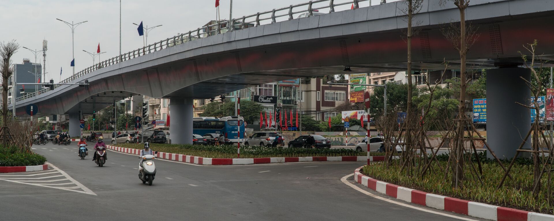 UBND TP Hà Nội đã chính thức thông xe cầu vượt tại nút giao An Dương - đường Thanh Niên - Sputnik Việt Nam, 1920, 16.08.2022