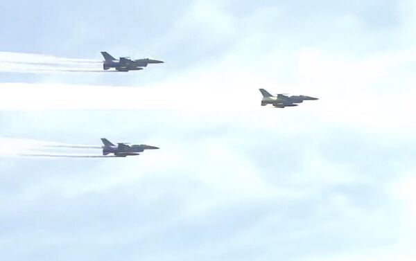 Máy bay của lực lượng Không quân Hàn Quốc bay biểu diễn tại lễ duyệt binh - Sputnik Việt Nam