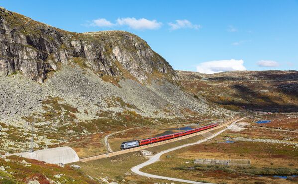 Tuyến đường sắt nối các thành phố Oslo và Bergen ở Na Uy - Sputnik Việt Nam