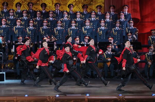Kỷ niệm 90 năm ngày thành lập Đoàn ca múa nhạc Quân đội Nga mang tên A. Alexandrov tại Nhà hát Bolshoi - Sputnik Việt Nam