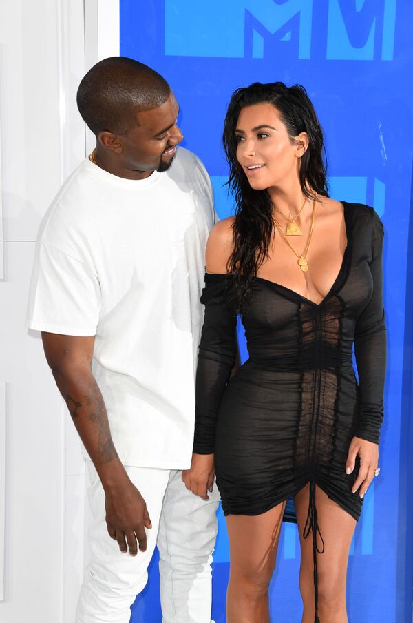 Kim Kardashian và Kanye West tại MTV Video Music Award - Sputnik Việt Nam