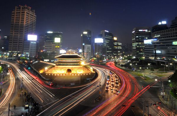 Đường Seoul trong đêm, Hàn Quốc - Sputnik Việt Nam