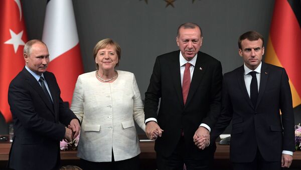 Tổng thống Nga Vladimir Putin, Thủ tướng Đức Angela Merkel, Tổng thống Thổ Nhĩ Kỳ Recep Tayyip Erdogan, Tổng thống Pháp Emmanuel Macron - Sputnik Việt Nam