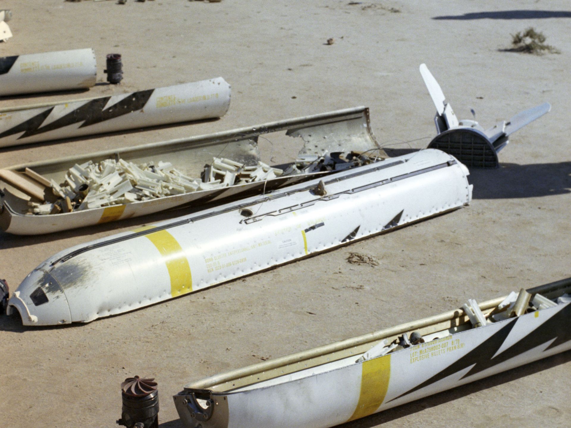 Рбк-500 ао-2,5 ртм. Американская кассетная ракета. Mk-20 rockeye ii. Американская кассетная ракета. Американская кассетная ракета.