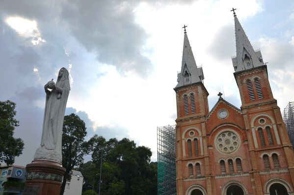 Nhà thờ chính tòa Đức Bà Sài Gòn - Sputnik Việt Nam
