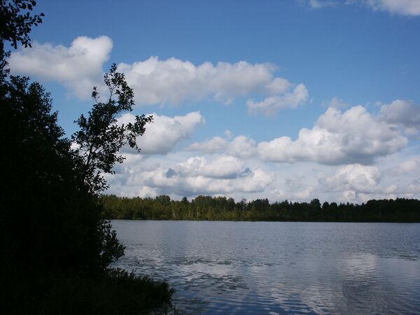 Hồ Svetloyar ở vùng Nizhny Novgorod là nơi liên quan đến truyền thuyết về thành phố Kitezh chìm dưới nước. - Sputnik Việt Nam