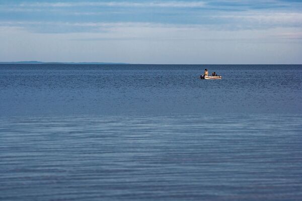 Ngư dân bắt cá ở hồ Onega ở Karelia - Sputnik Việt Nam