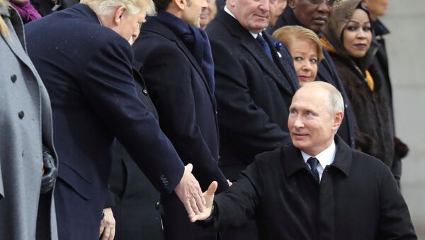 Donald Trump và Vladimir Putin tại Paris, Pháp - Sputnik Việt Nam