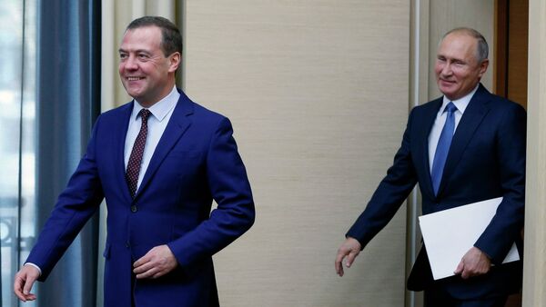 Vladimir Putin và Dmitriy Medvedev - Sputnik Việt Nam