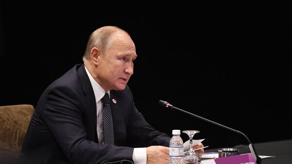 Tổng thống Nga Vladimir Putin tại hội nghị thượng đỉnh Nga-ASEAN tại Singapore - Sputnik Việt Nam