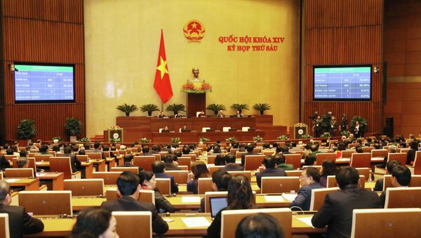 Quốc hội biểu quyết thông qua Nghị quyết Kỳ họp thứ 6, Quốc hội khóa XIV với tỷ lệ tán thành 95,26%.  - Sputnik Việt Nam