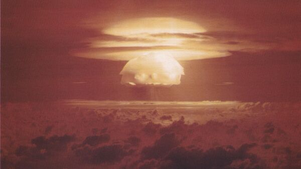 Vụ nổ bom Castle Bravo -  bom hydro của Mỹ đã được thử nghiệm vào ngày 1 tháng 3 năm 1954 tại Bikini Atoll - Sputnik Việt Nam