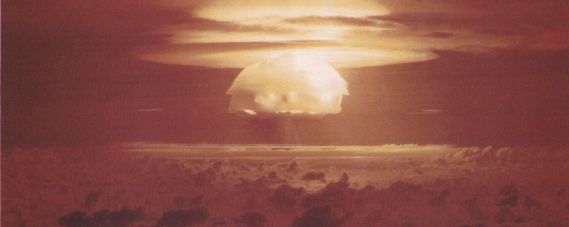 Vụ nổ bom Castle Bravo -  bom hydro của Mỹ đã được thử nghiệm vào ngày 1 tháng 3 năm 1954 tại Bikini Atoll - Sputnik Việt Nam, 1920, 22.07.2023