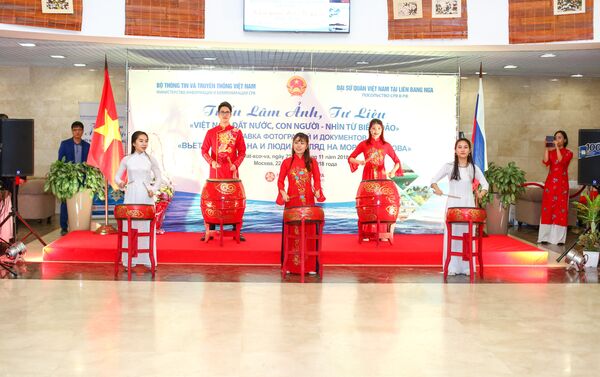 Ngày 22 tháng 11, triển lãm Việt Nam: Đất nước, con người - Nhìn từ biển, đảo đã được khai mạc tại Tổ hợp đa chức năng Hà Nội-Moskva. - Sputnik Việt Nam