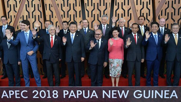 Các nhà lãnh đạo APEC cùng chụp ảnh tại APEC 2018 ở Papua New Guinea - Sputnik Việt Nam
