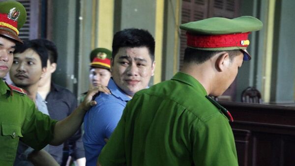 Nguyễn Tấn Tài mỉm cười khi lãnh án tử hình - Sputnik Việt Nam