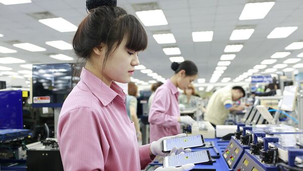 Bên trong nhà máy Samsung tại Việt Nam - Sputnik Việt Nam