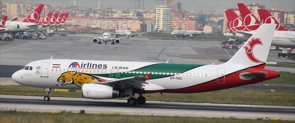 Máy bay Airbus A320 của hãng hàng không Iran ATA Airlines - Sputnik Việt Nam