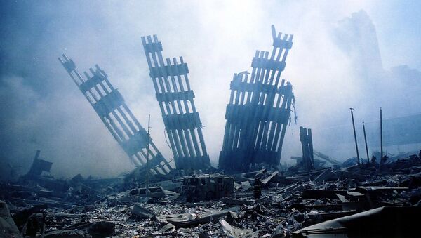Đống đổ nát của Trung tâm Thương mại Thế giới ở New York sau  cuộc tấn công ngày 11 tháng Chín - Sputnik Việt Nam