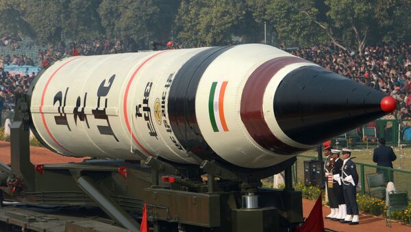 Tên lửa có khả năng mang đầu đạn hạt nhân “Agni-5” của Ấn Độ - Sputnik Việt Nam