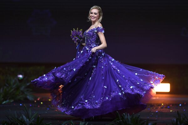 Đại diện Iceland Katrin Lea Elenudüttir trong phần thi Trang phục dân tộc tại Hoa hậu Hoàn vũ 2018 ở Thái Lan - Sputnik Việt Nam