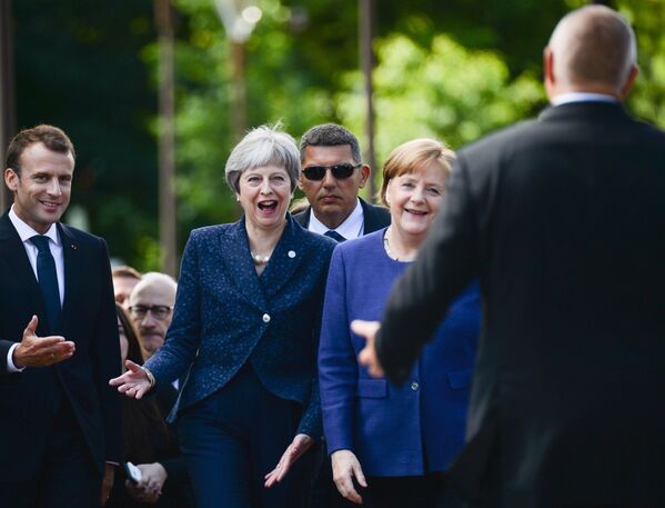 Tổng thống Pháp Emmanuel Macron, Thủ tướng Anh Theresa May, Thủ tướng Đức Angela Merkel gặp Thủ tướng Bulgaria Boyko Borisov trước hội nghị thượng đỉnh EU tại Sofia - Sputnik Việt Nam