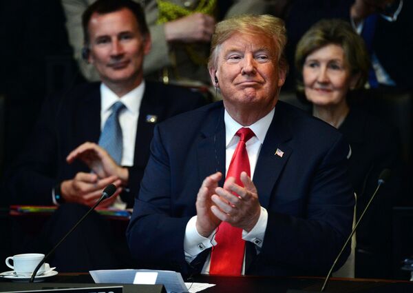 Tổng thống Mỹ Donald Trump tại Hội nghị thượng đỉnh NATO tại Brussels - Sputnik Việt Nam