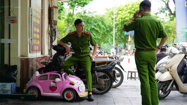 Các nhân viên cảnh sát ở Hà Nội - Sputnik Việt Nam