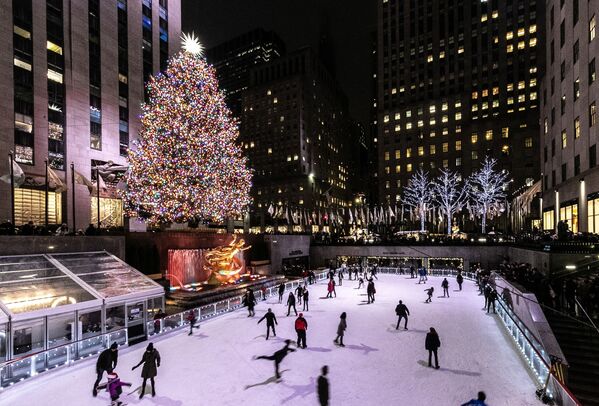 Cây thông Giáng sinh tại Trung tâm Rockefeller ở New York - Sputnik Việt Nam