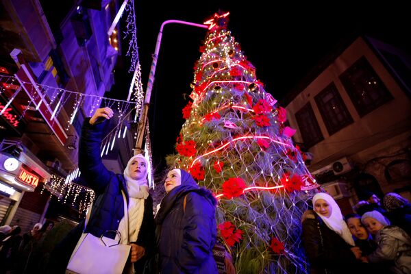 Cây thông Giáng sinh ở Damascus - Sputnik Việt Nam