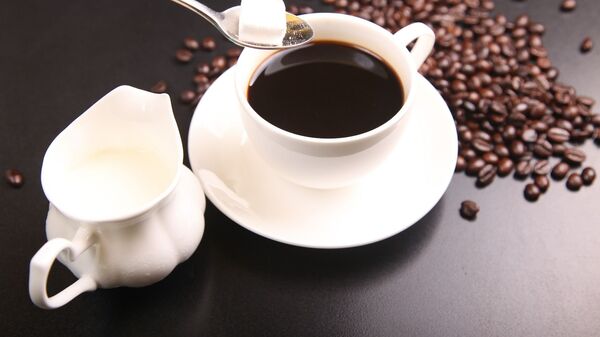 Чашка кофе с сахаром и молочник - Sputnik Việt Nam