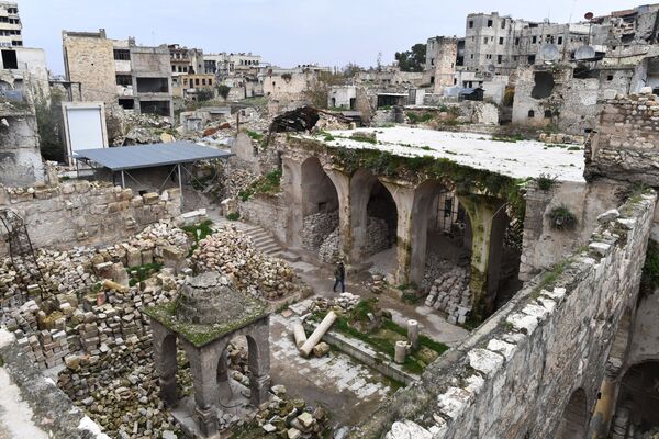 Giáo đường bị hủy hoại ở thành phố Aleppo, Syria - Sputnik Việt Nam