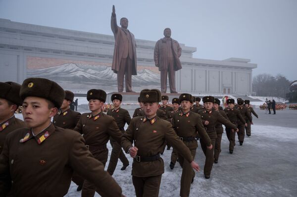 Nghi lễ kỷ niệm ngày giỗ của Kim Jong-il tại CHDCND Triều Tiên - Sputnik Việt Nam