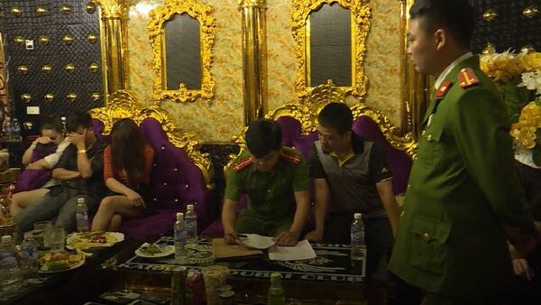 Sếp ngân hàng khai uống một viên thuốc lắc trong tiệc sinh nhật - Sputnik Việt Nam