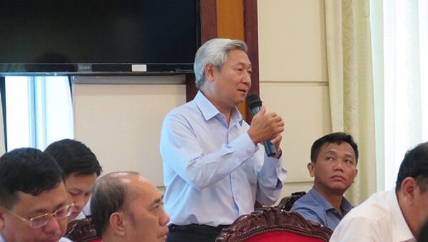 Ông Hoàng Như Cương báo cáo về dự án metro số 1 tại Đoàn ĐBQH TP.HCM vào ngày 17.10 vừa qua - Sputnik Việt Nam