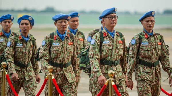 Thành viên bệnh viện dã chiến cấp 2 số 1 của Việt Nam trong ngày lên đường sang làm nhiệm vụ tại phái bộ Liên Hợp Quốc tại Nam Sudan. - Sputnik Việt Nam