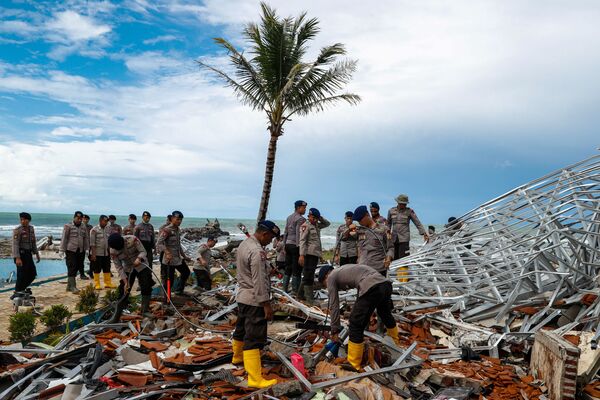 Hậu quả sóng thần ở Indonesia - Sputnik Việt Nam