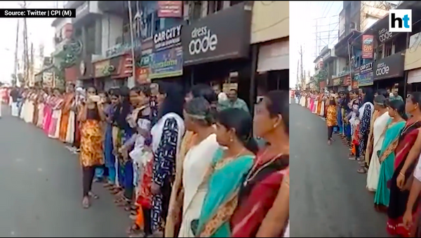 Phụ nữ Ấn Độ xếp thành hàng dài 620 km để biểu tình (Video) - Sputnik Việt Nam